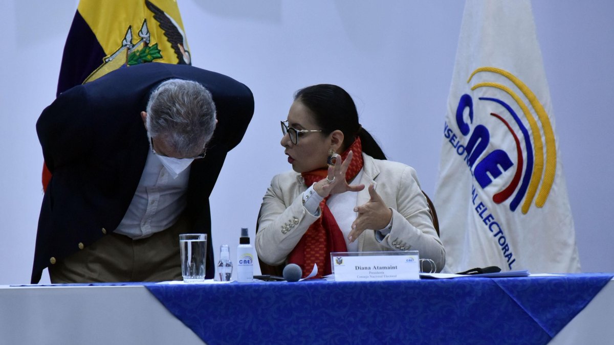 En sesión de la noche de ayer, 16 de febrero de 2021, el pleno del CNE no logró aprobar o negar el informe para dar paso al recuento de votos solicitado por Yaku Pérez.