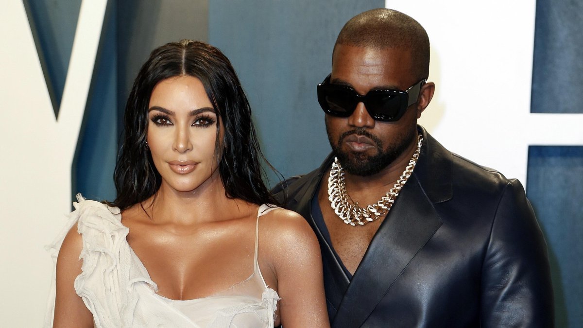 En la imagen, la celebridad Kim Kardashian (i) y el rapero Kanye West (d).