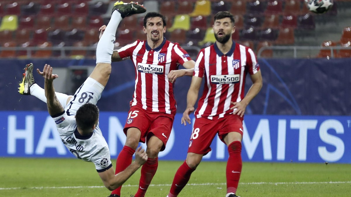 Oliver Giroud marcó el único gol del cotejo tras esta acrobática chilena.