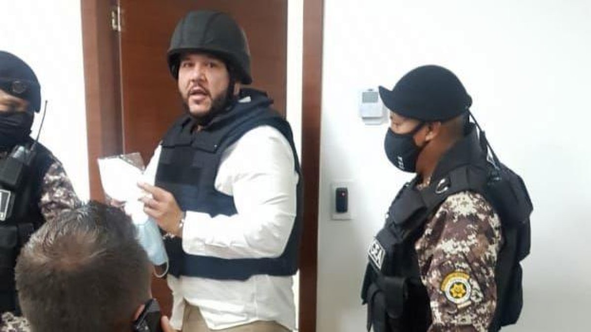 Jacobo Bucaram es investigado junto a su padre y a otras siete personas por el delito de delincuencia organizada.