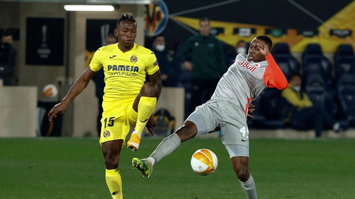 El ecuatoriano Pervis Estupiñán (i), fue estelar en al victoria 2-1 de su club por Liga de Europa.