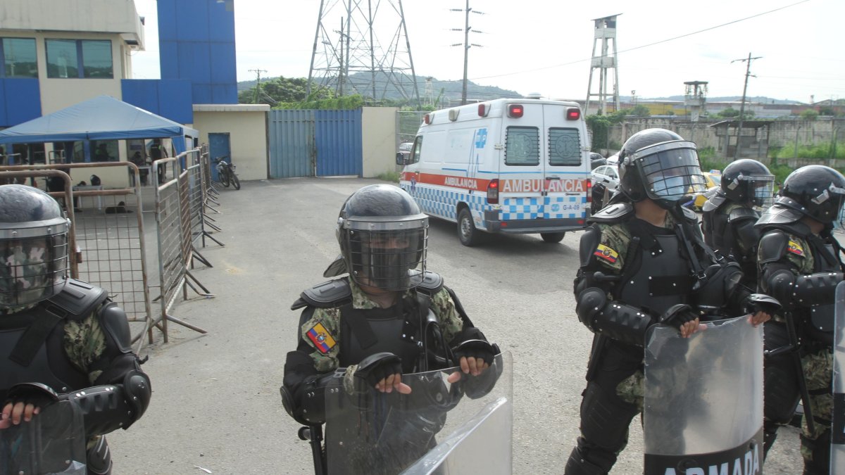 Las fuerzas de seguridad han dado por controlada la situación en dos centros de reclusión.