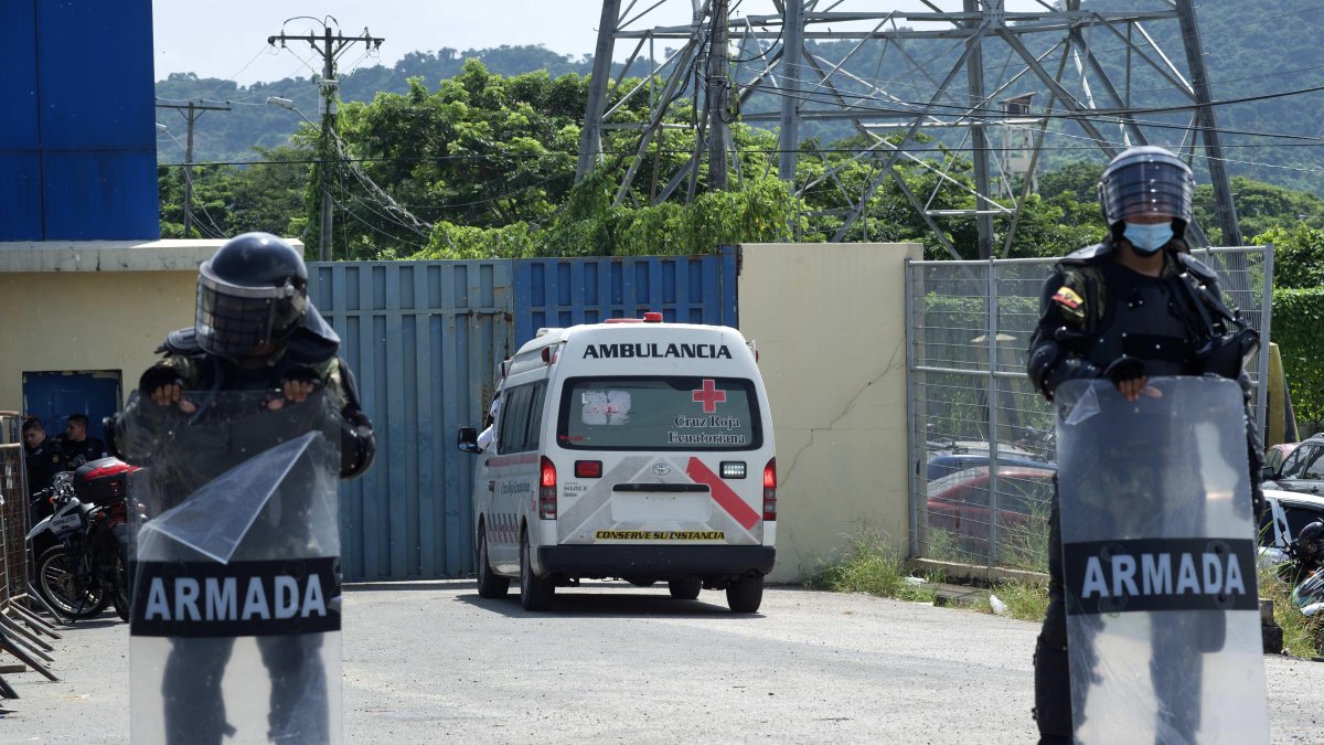 La tarde de este jueves el ministro de Gobierno informó que la situación de violencia en el sistema carcelario de Guayaquil está controlada, aunque aún existen 