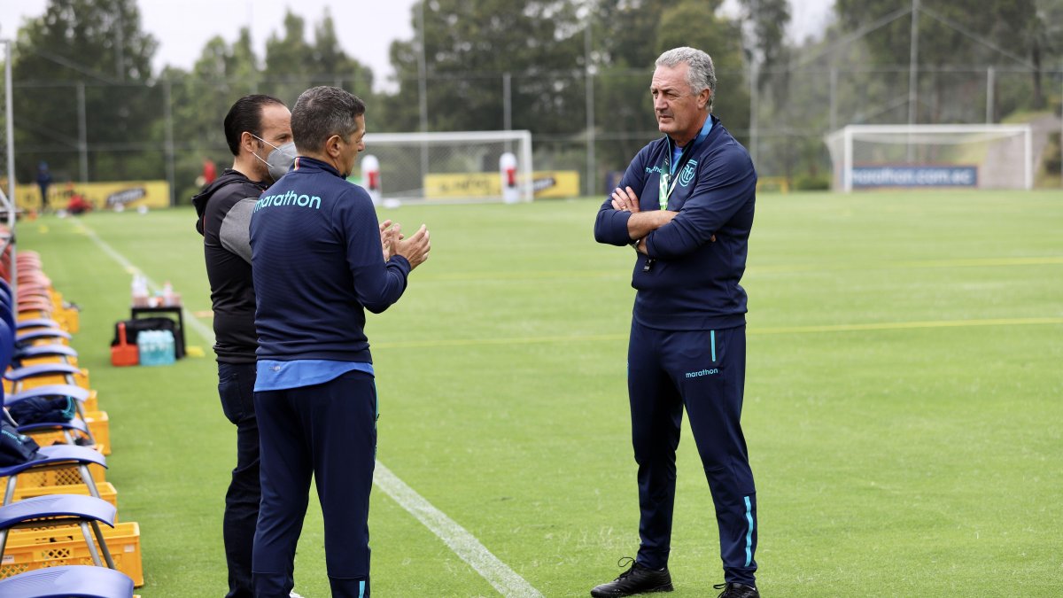 Gustavo Alfaro organizó un microciclo con jugadores del torneo local pensando en las fechas de marzo