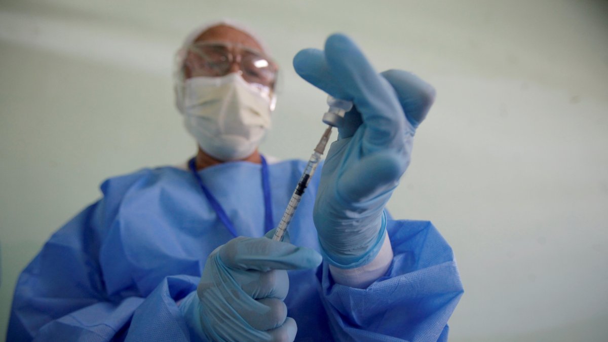 Israel tiene interés en producir su vacuna contra la covid-19 en Argentina