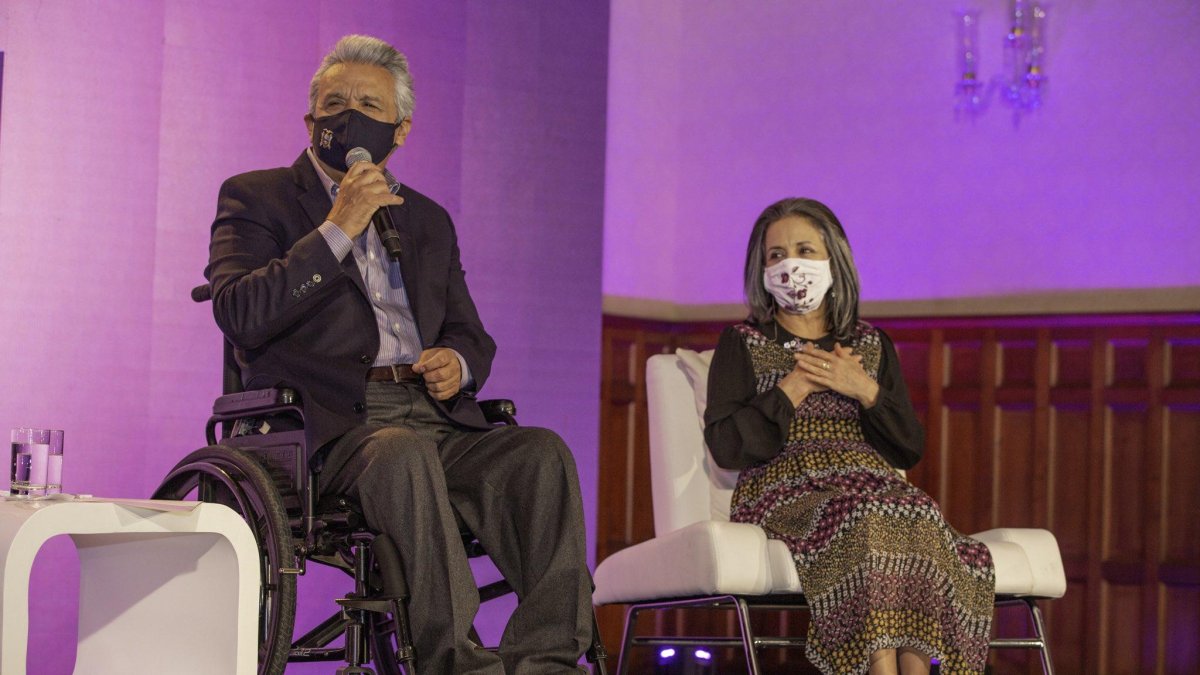 La primera dama, Rocío González, y el presidente Lenín Moreno en un evento en octubre del año pasado.