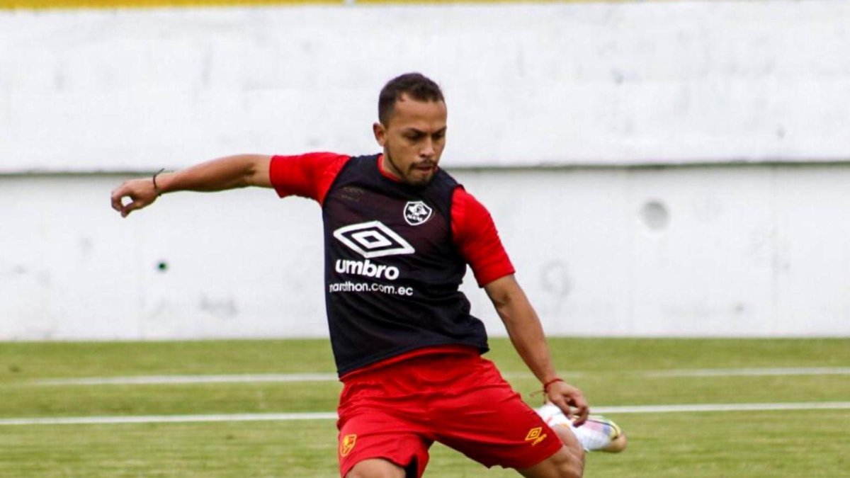 Édison Vega, mediocampista oriental, ya entrena con su nuevo equipo pensando en la próxima fecha de la LigaPro.