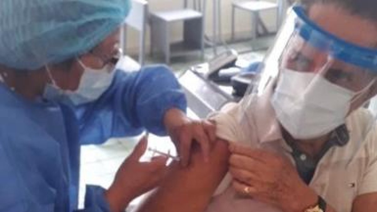 El periodista dijo que fue vacunado cerca de las 13h00.