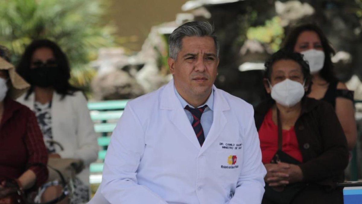 El ministro de Salud, Camilo Salinas, en un evento ayer en Quito.
