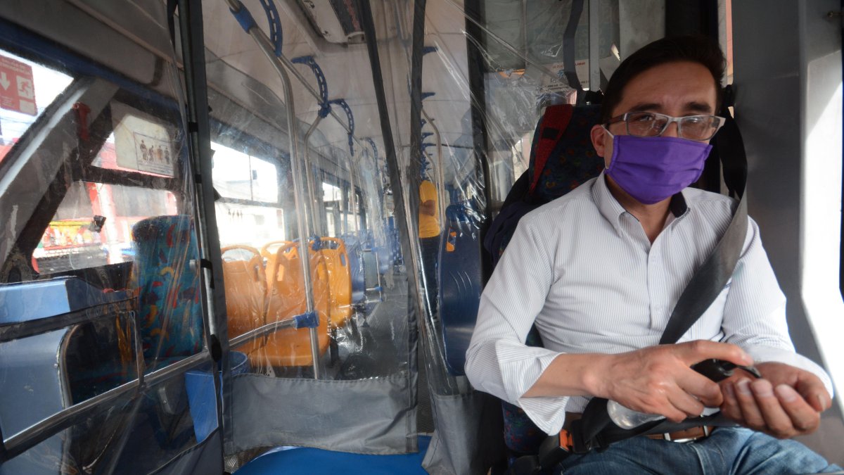 Transporte publico de Quito tiene escasas medidas de seguridad en el interior de sus unidades. Las que hay son de tipo artesanal.