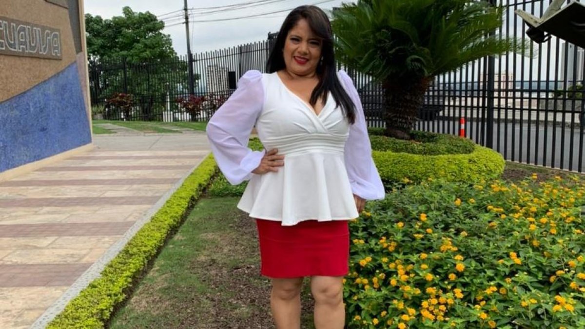 Mónica ahora pesa 154 libras.