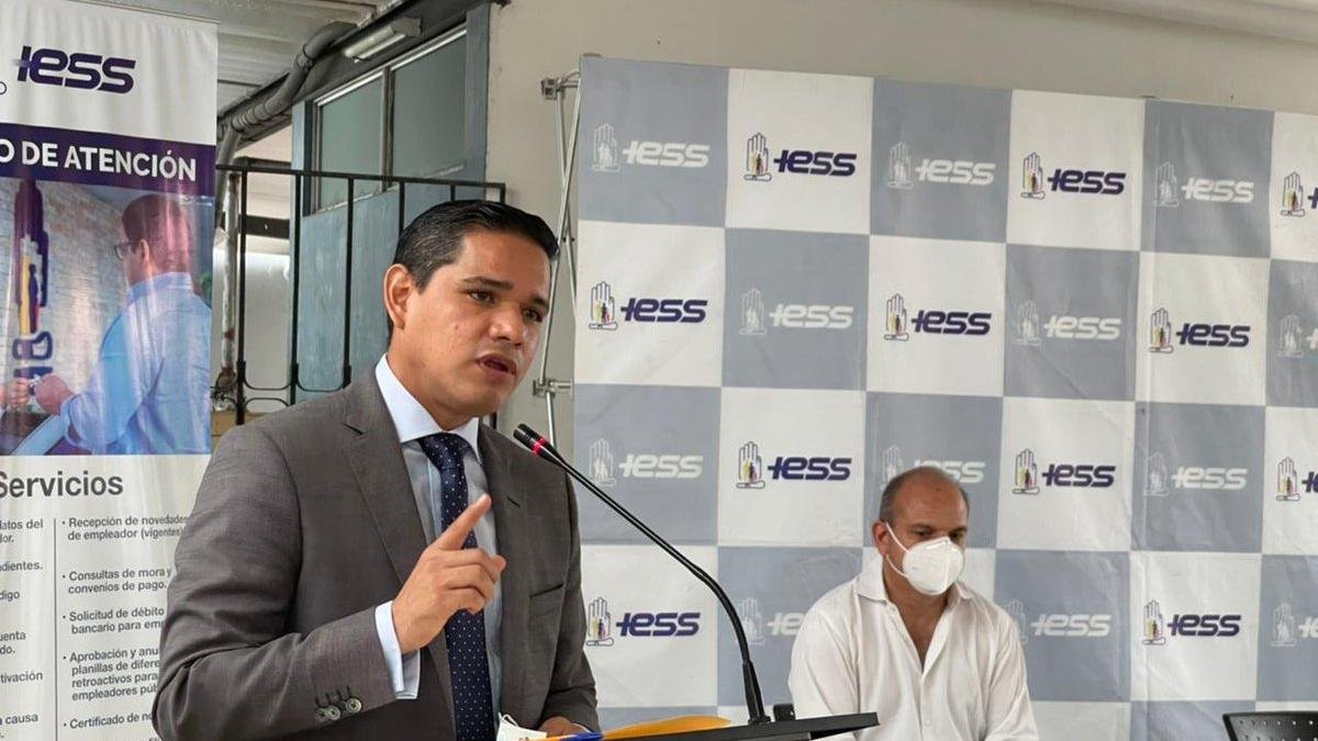 El actual presidente del IESS, Carlos Luis Tamayo, resuelve el caso del incremento de tasa de hipotecarios.