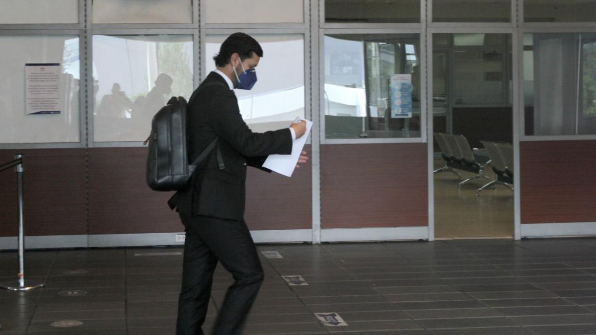 Abogado. Pablo Encalada defiende a exgerente de Petroecuador Pablo Flores.