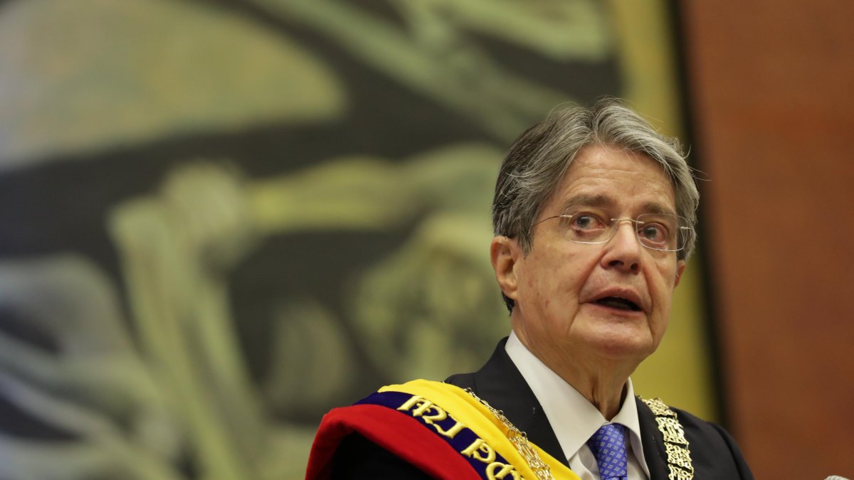 Guillermo Lasso en la Asamblea Nacional.


Bolivar Parra
24-5-2021
Uio-Ec