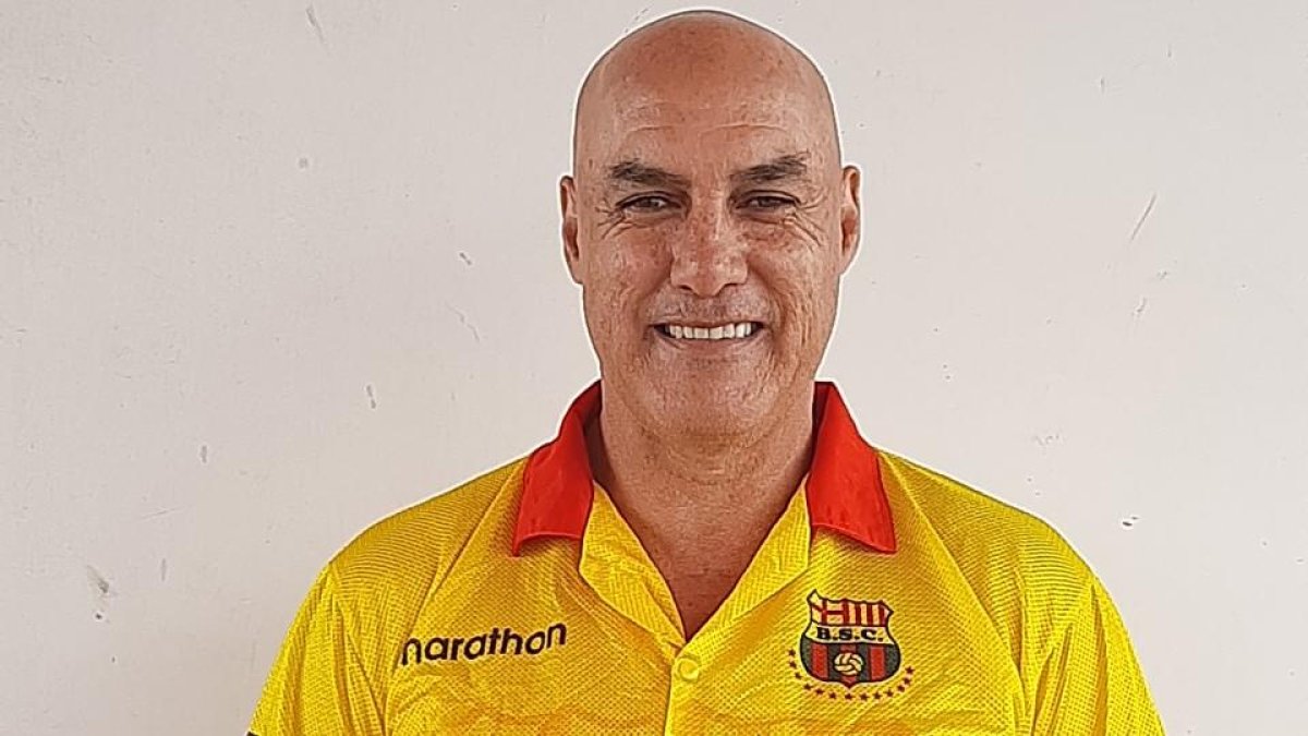 Washington Aires todavía conserva la camiseta que usó en la final de la Libertadores
de 1998.