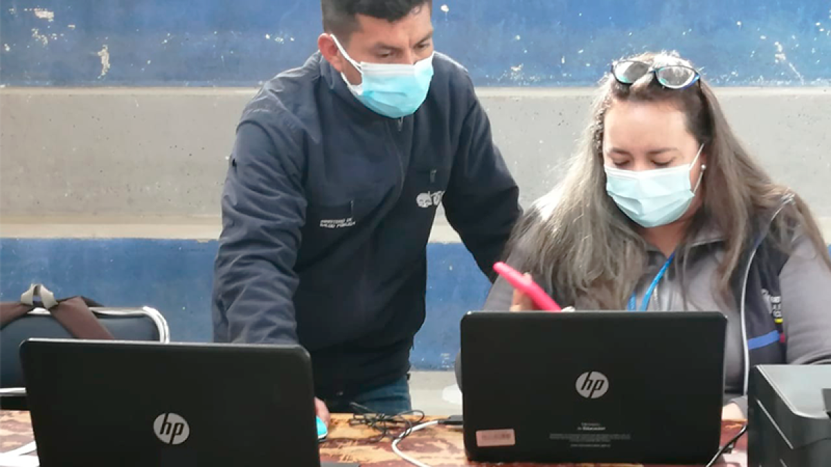 La instalación de equipos tecnológicos disponibles, así como la conectividad por parte de las direcciones distritales de Educación, fueron parte de los trabajos.