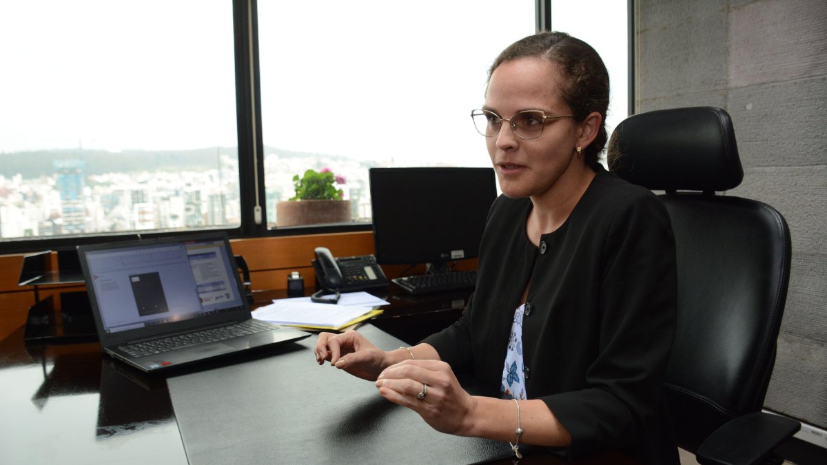 La ministra de Educación, María Brown, dialoga con EXPRESO sobre el proceso de retorno voluntario a clases presenciales en el país.