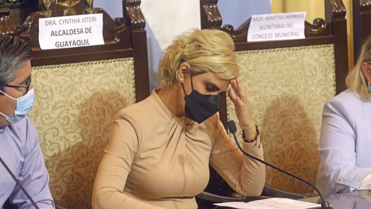 El acto. Se desarrolló en el Salón de la Ciudad, entre concejales y la prensa. La sesión fue transmitida en redes.