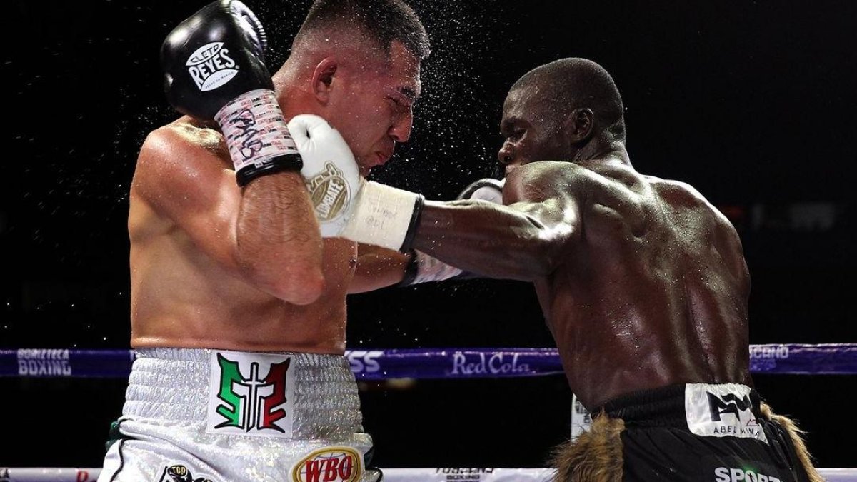 Damián Sosa y Abel Mina (d) disputaron el título latinoamericano superwélter. Authentic calificó como 