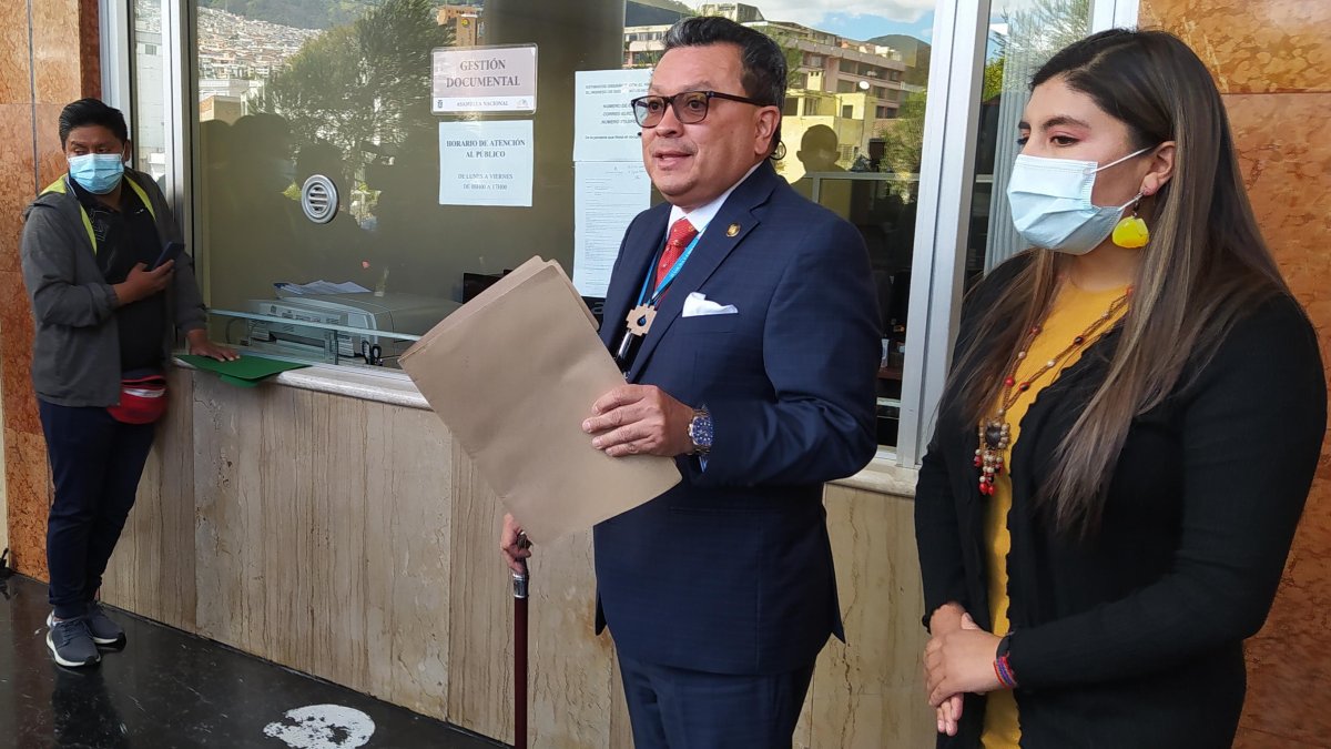 Además de las pruebas documentales, Vanegas llamará al conductor y los policías que estuvieron con Carrión el día de los incidentes.