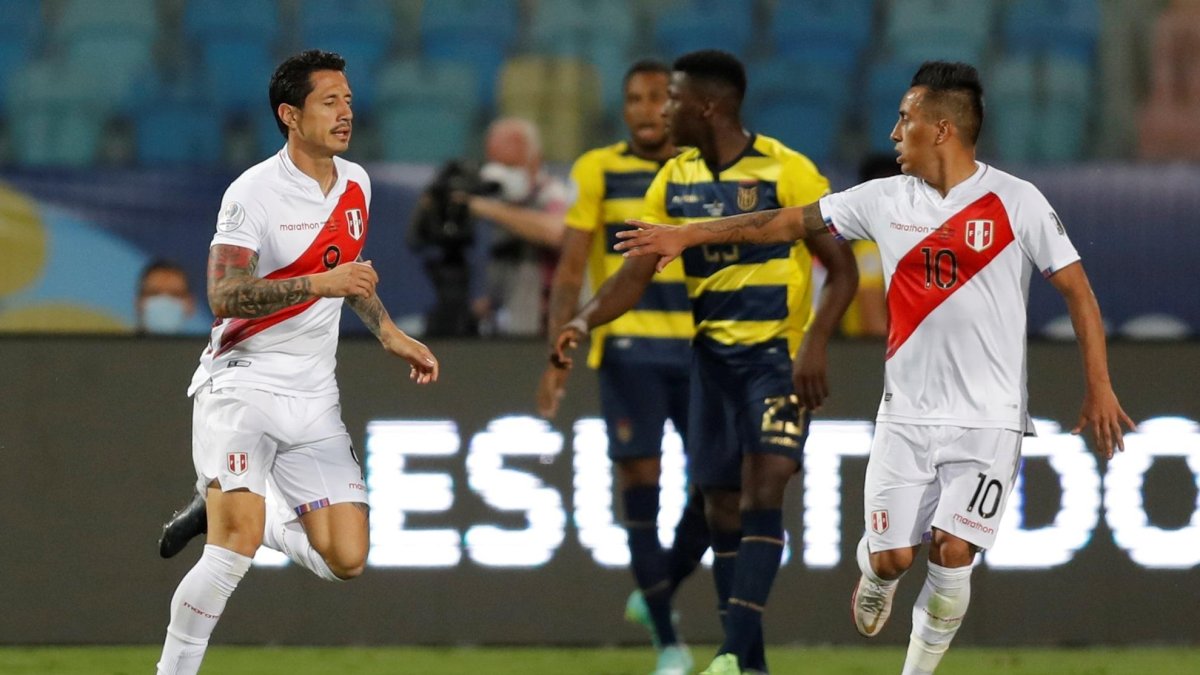 La selección ecuatoriana volvió a tener problemas contra Perú.