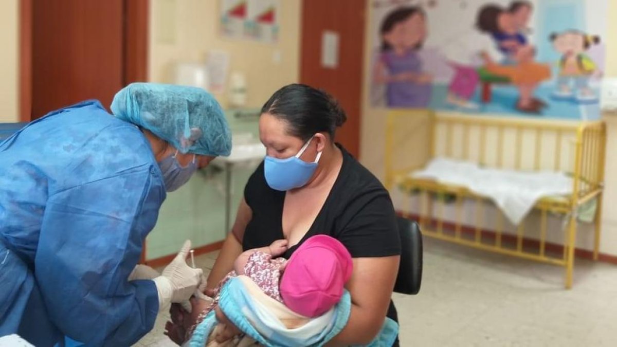 La vacunación infantil contra dos enfermedades está garantizada, según el Gobierno.
