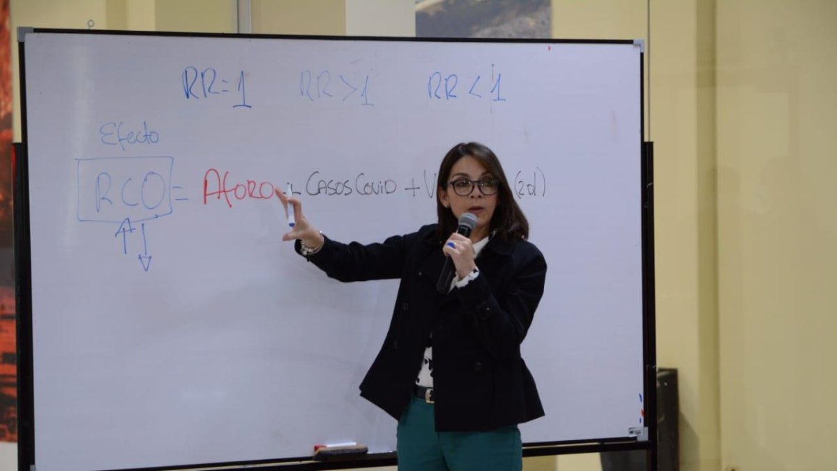 Rueda de prensa en el ECU 911 por parte de la ministra de salud Ximena Garzón, Juan Zapata presidente COE Nacional.