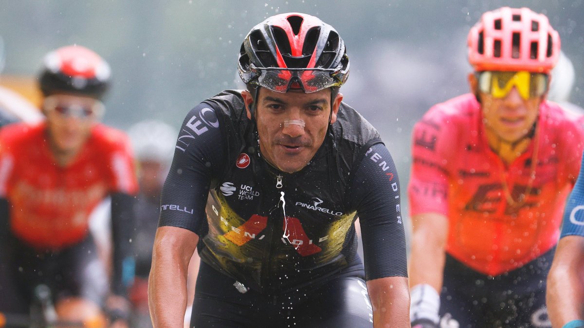 Richard-Carapaz-TourdeFrancia-ciclismoRichard Carapaz arribó en el séptimo lugar en la novena jornada, de alta montaña, y marcada por la lluvia.