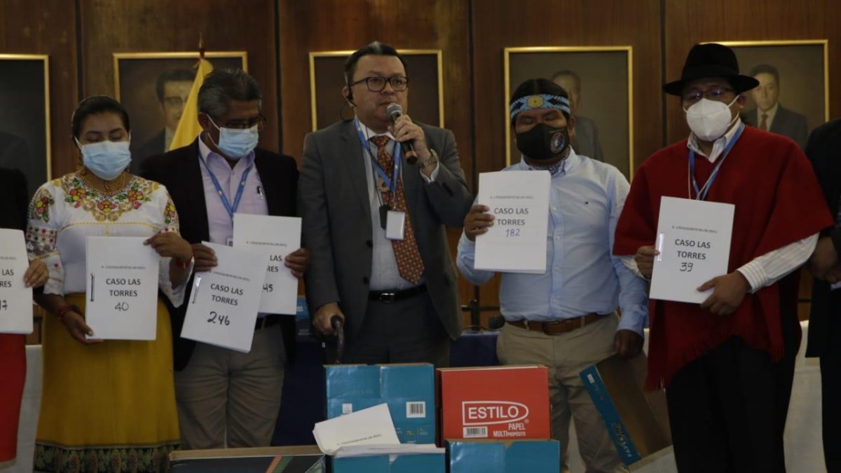 Asamblea: En rueda de prensa el Movimiento de Unidad Plurinacional Pachakutik presentó el pedido de juicio político contra Pablo Celi y Valentina Zárate.