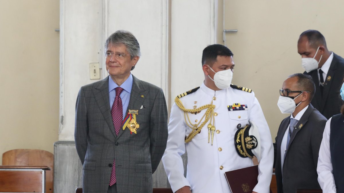 El mandatario designó a los representantes diplomáticos del Ecuador en Gran Bretaña, Uruguay y Francia.