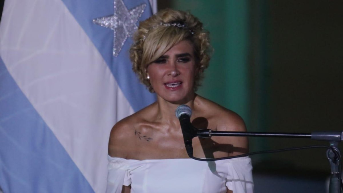 Figura. La alcaldesa durante su intervención en la sesión solemne.