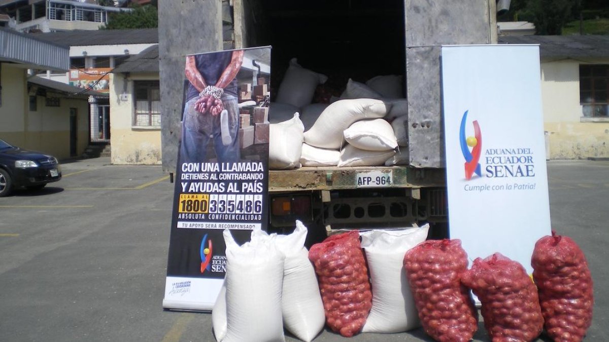 Decomiso de 124 quintales de cebolla y arroz proveniente de Perú.
