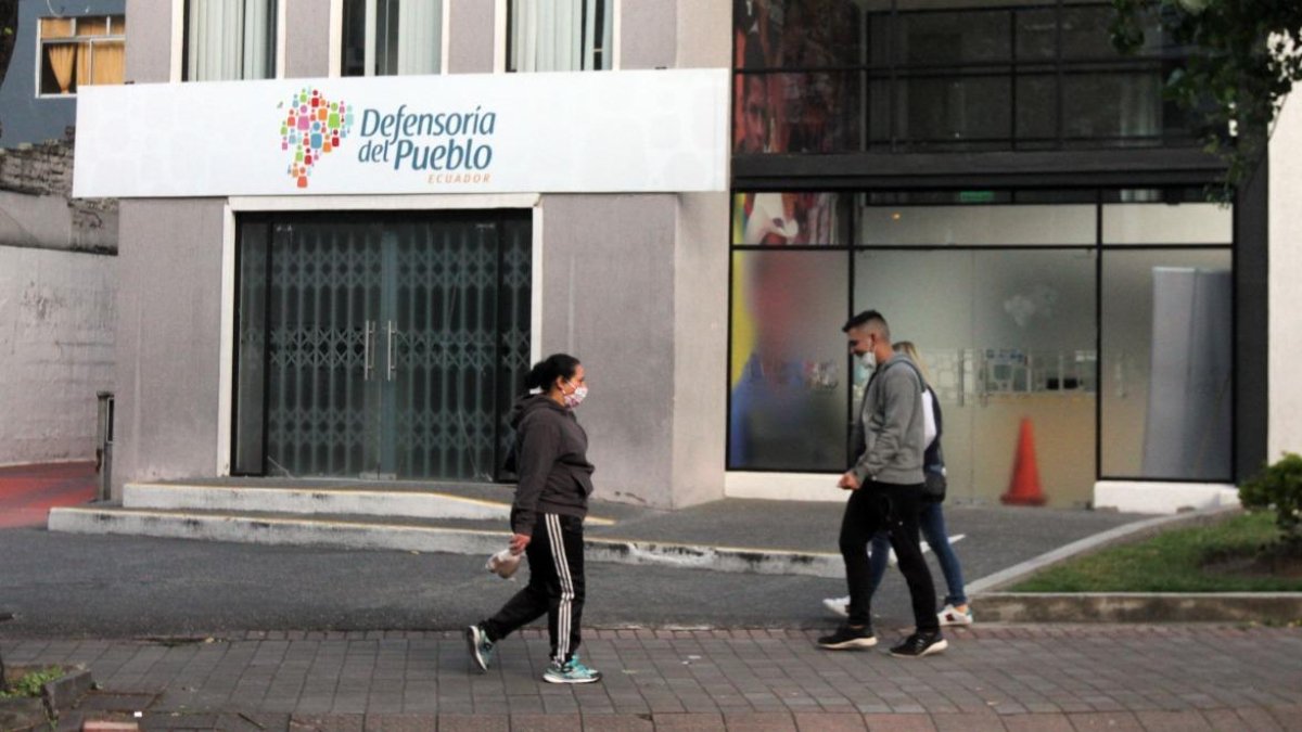 En la defensoría del Pueblo se labora en medio de la expectativa de lo que pueda pasar en los próximos días.