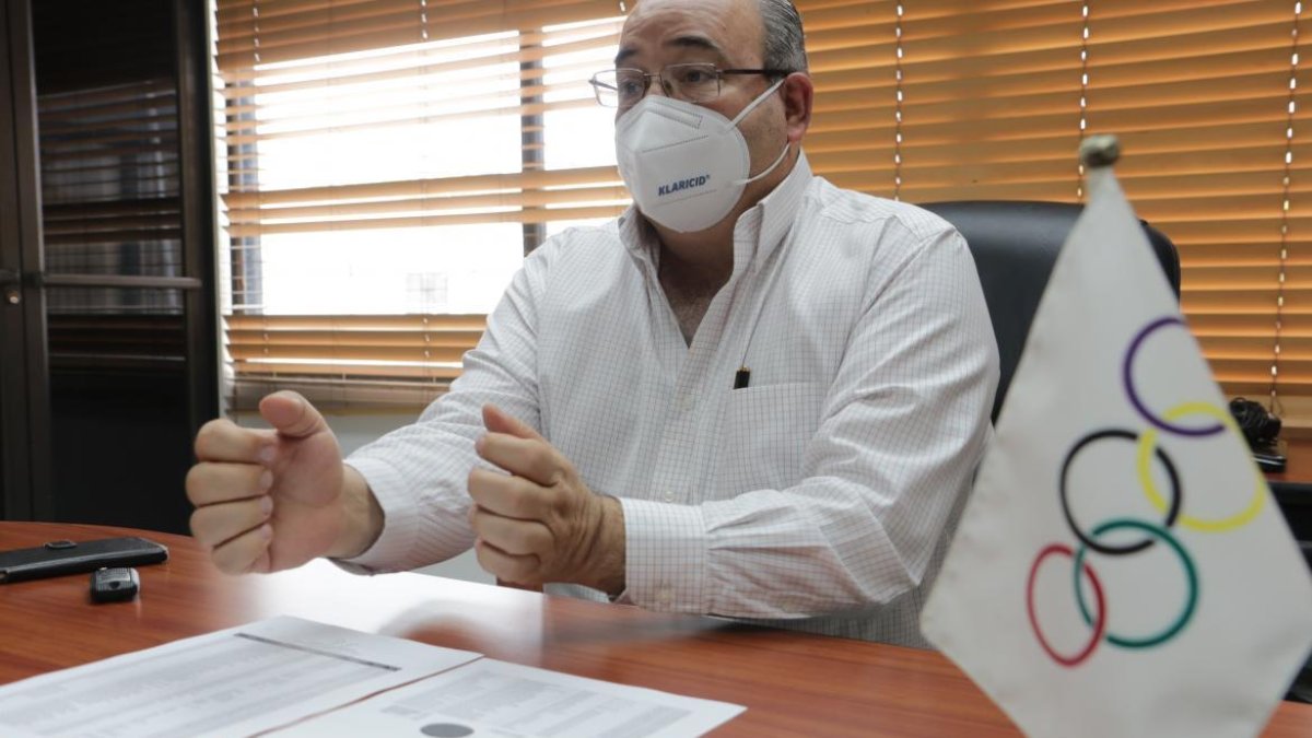 John Zambrano, vicepresidente del COE, expuso su criterio sobre la falta de apoyo a los deportistas.