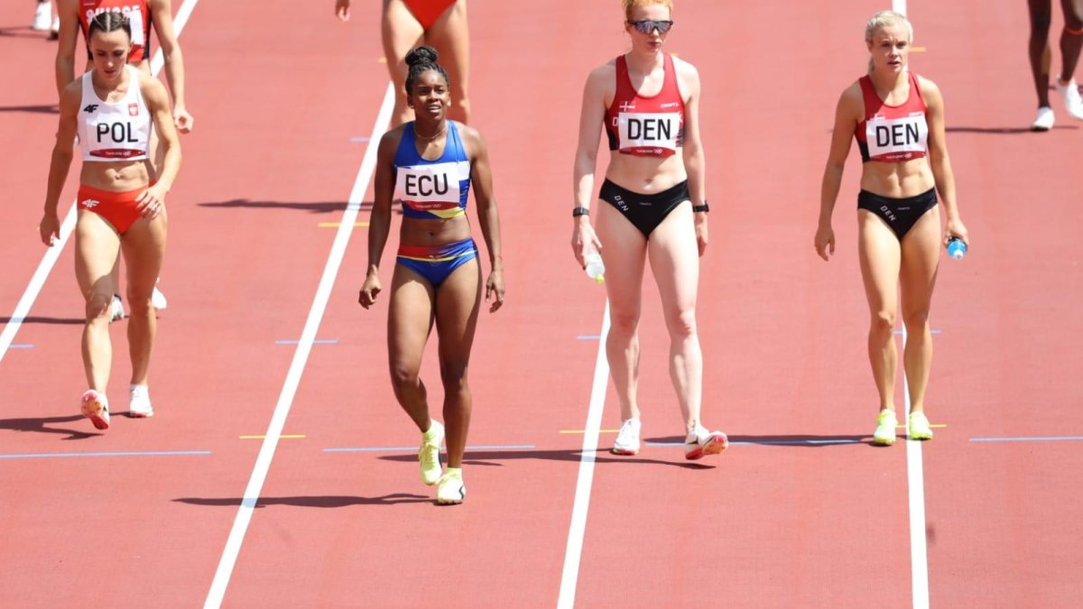 El equipo femenino de atletismo consiguió récord nacional.