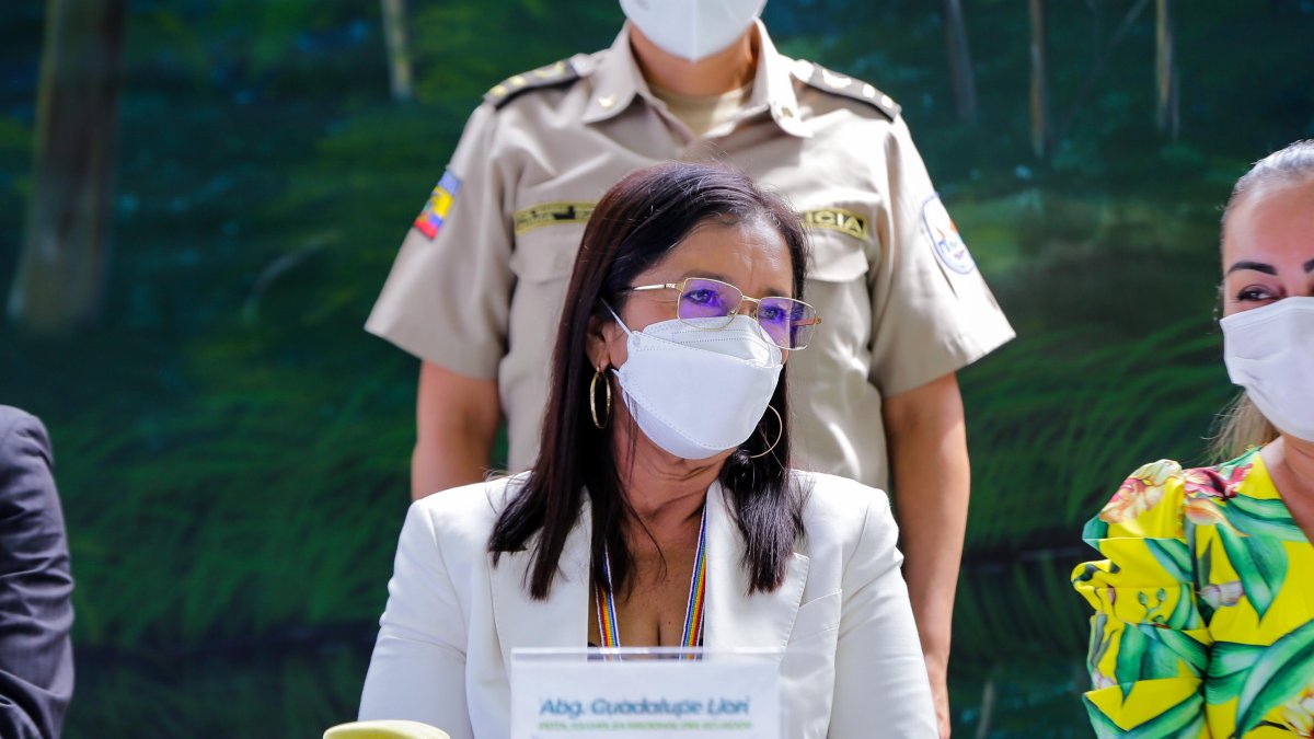 La presidenta de la Asamblea, Guadalupe LLori, participó de la sesión solemne en por  los 37 años de cantonización de Shushufindi.