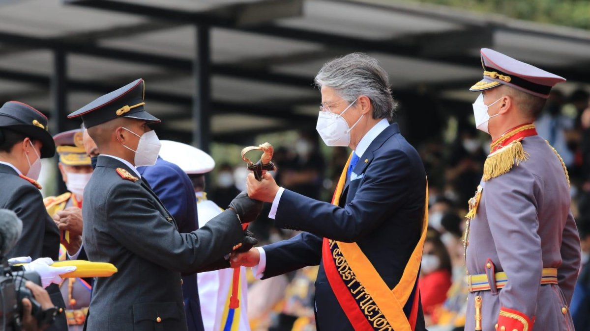 Acto. El presidente de la República, Guillermo Lasso, durante la ceremonia militar realizada en Parcayacu.
