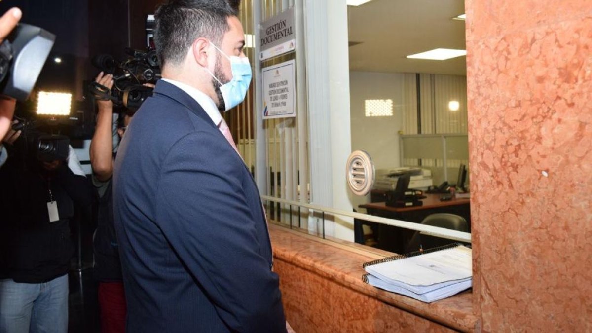 El domingo en la noche, el Ministerio de Economía y Finanzas entregó la proforma en la Asamblea.