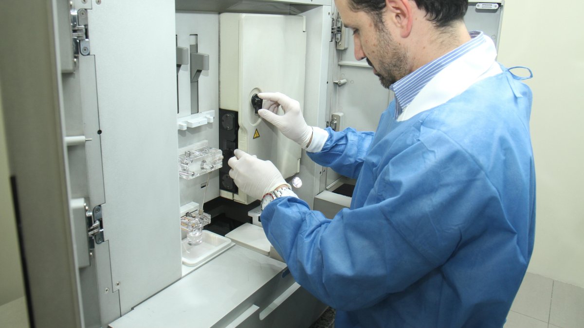 Referencial. Foto del Centro de análisis y diagnóstico genético del OmniHospital.