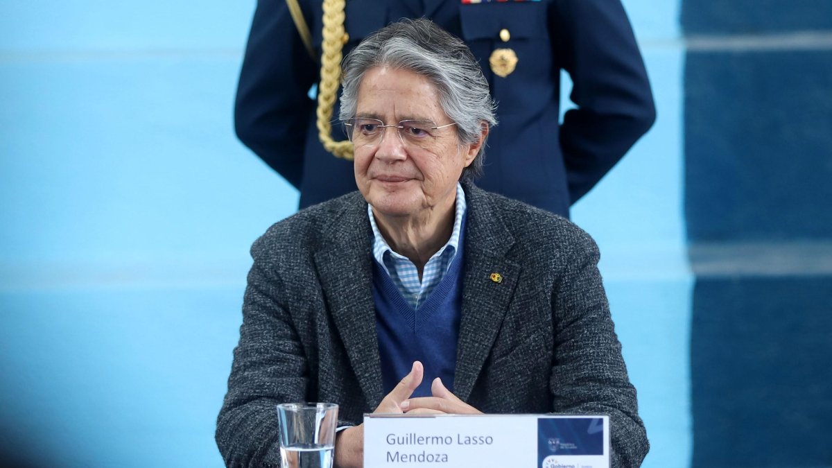 El mandatario señaló que el ajuste de gastos se efectuará cuidadosamente para no afectar a la economía.