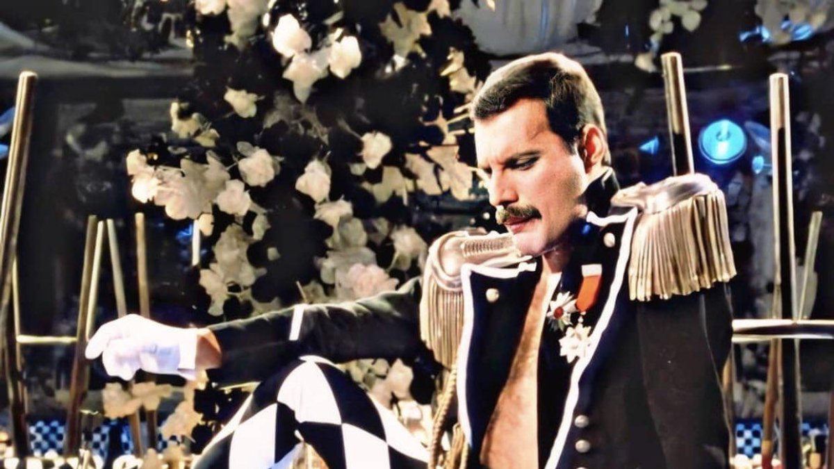 Freddie Mercury.
