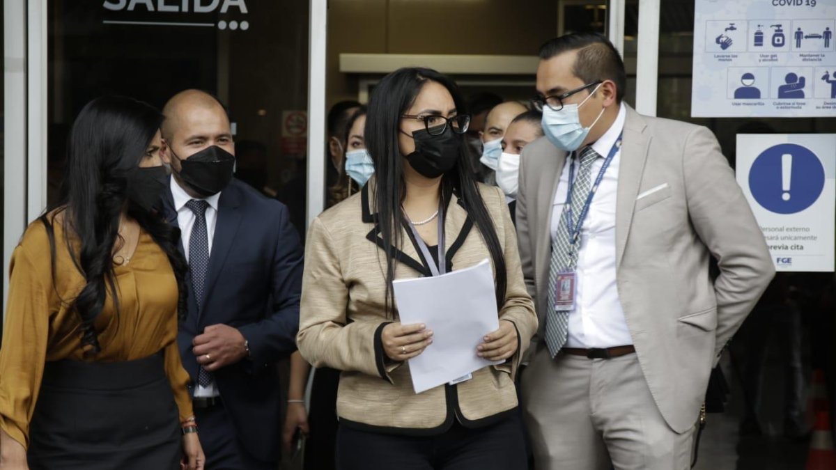 Los integrantes de la bancada de la ID acudieron a la Fiscalía. Dicen que iniciaron un proceso de depuración interna.