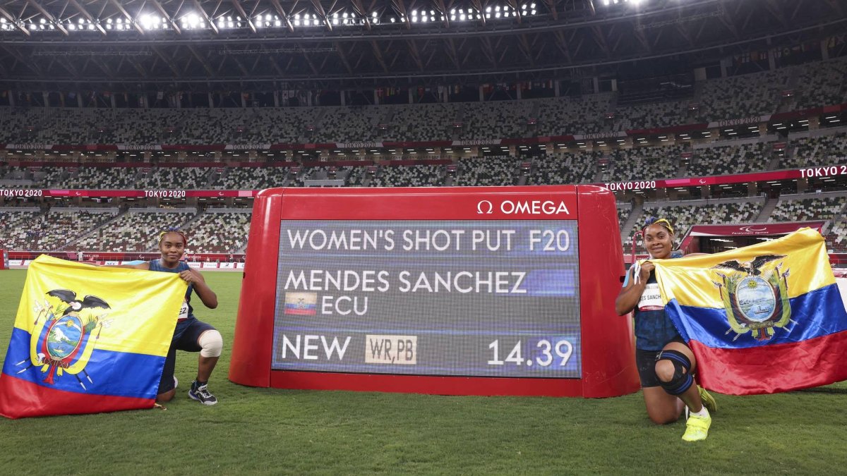 Poleth, de 25 años (d), llegó a Tokio siendo # 3 del mundo en lanzamiento de bala. Tras el oro ya es #1; mientras que Anaís, pasó a ser # 2.