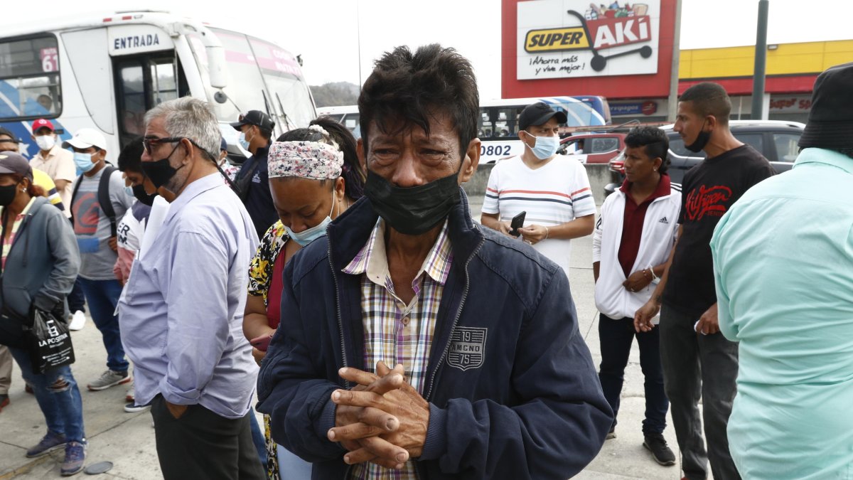 SENTIMIENTOS DE ANGUSTIA Y DESESPERACION INVADEN A LOS FAMILARES DE LOS PPL QUE SUPLICAN POR INFORMACIÓN.