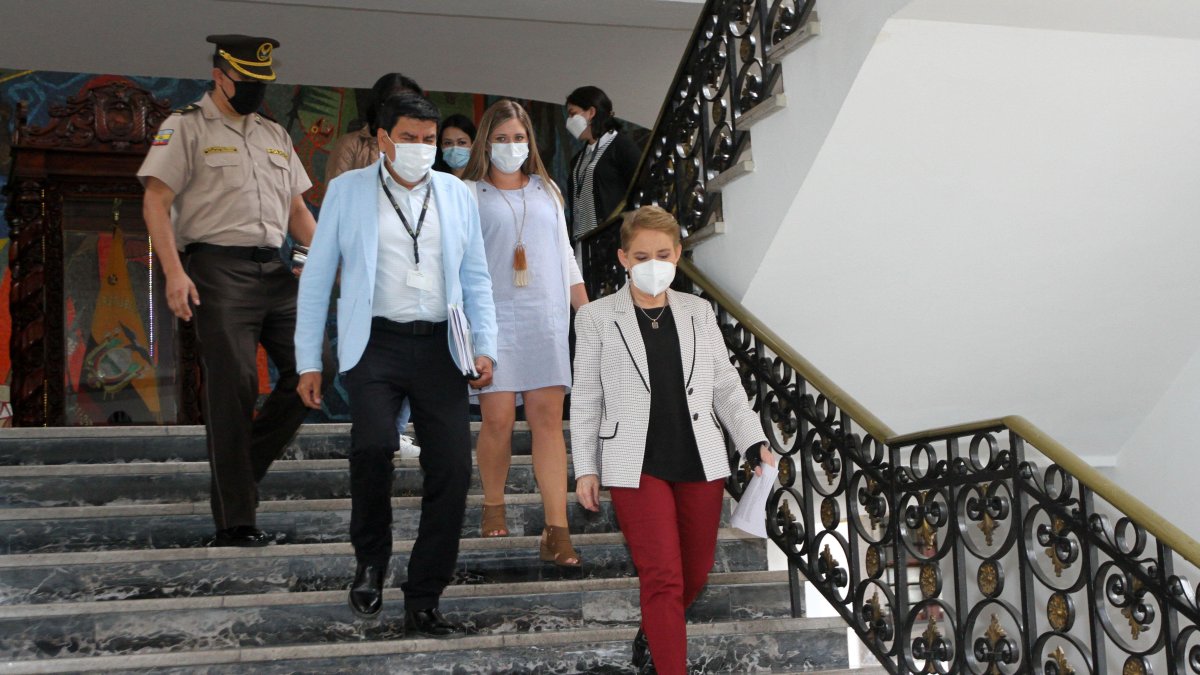 La ministra Vela y el director Garzón ofrecieron datos en rueda de prensa.