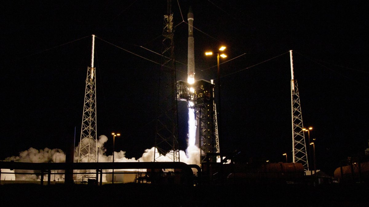 Cabo Cañaveral. El arranque de la misión en un amanecer espléndido en la costa este de Florida (EE. UU.).