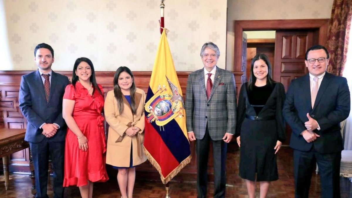 El pasado 10 de noviembre una comisión del CPCCS, encabezada por la presidenta Sofía Almeida, se reunió con el presidente Guillermo Lasso.