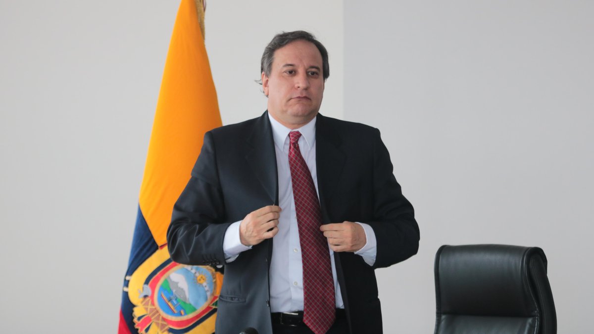 Simón Cueva asumió la cartera de Estado en mayo pasado.