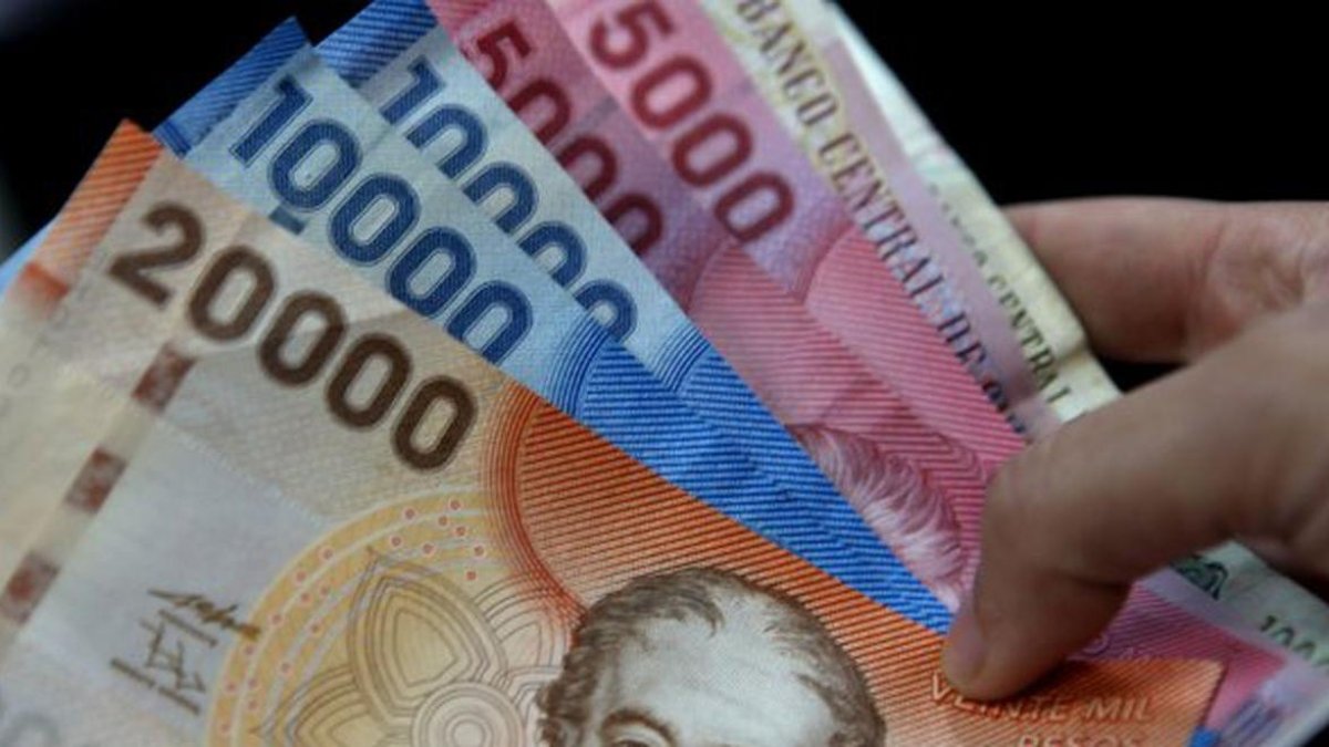 El peso chileno cae frente al dólar luego del triunfo electoral del izquierdista Boric
