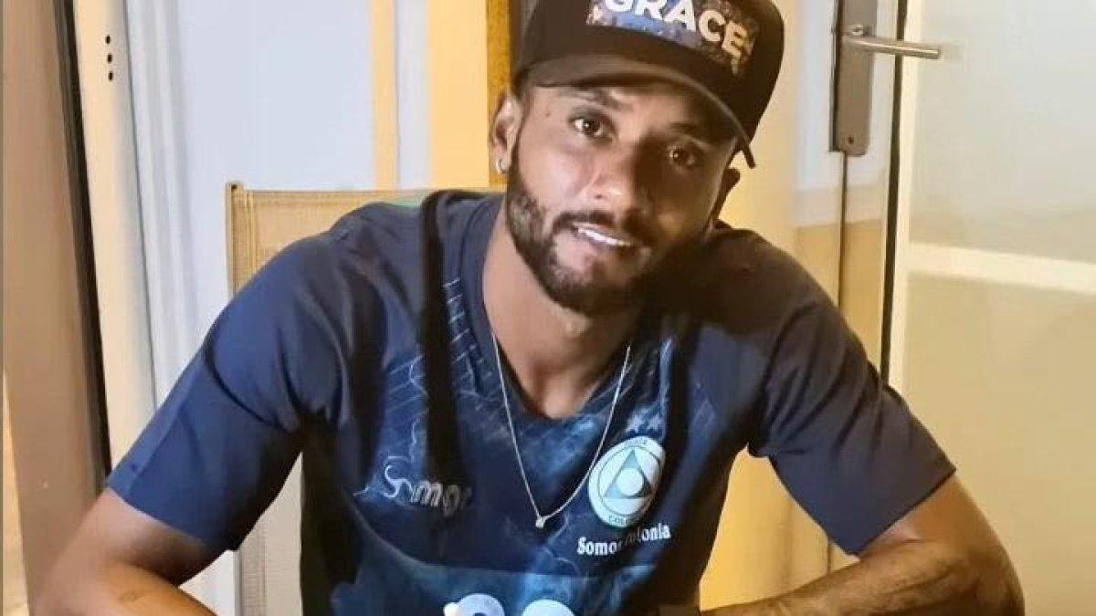 El volante brasileño llega por una temporada al cuadro barcelonista.